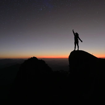 Pedra Selada- Nascer do Sol + Hospedagem Trekking Noturno